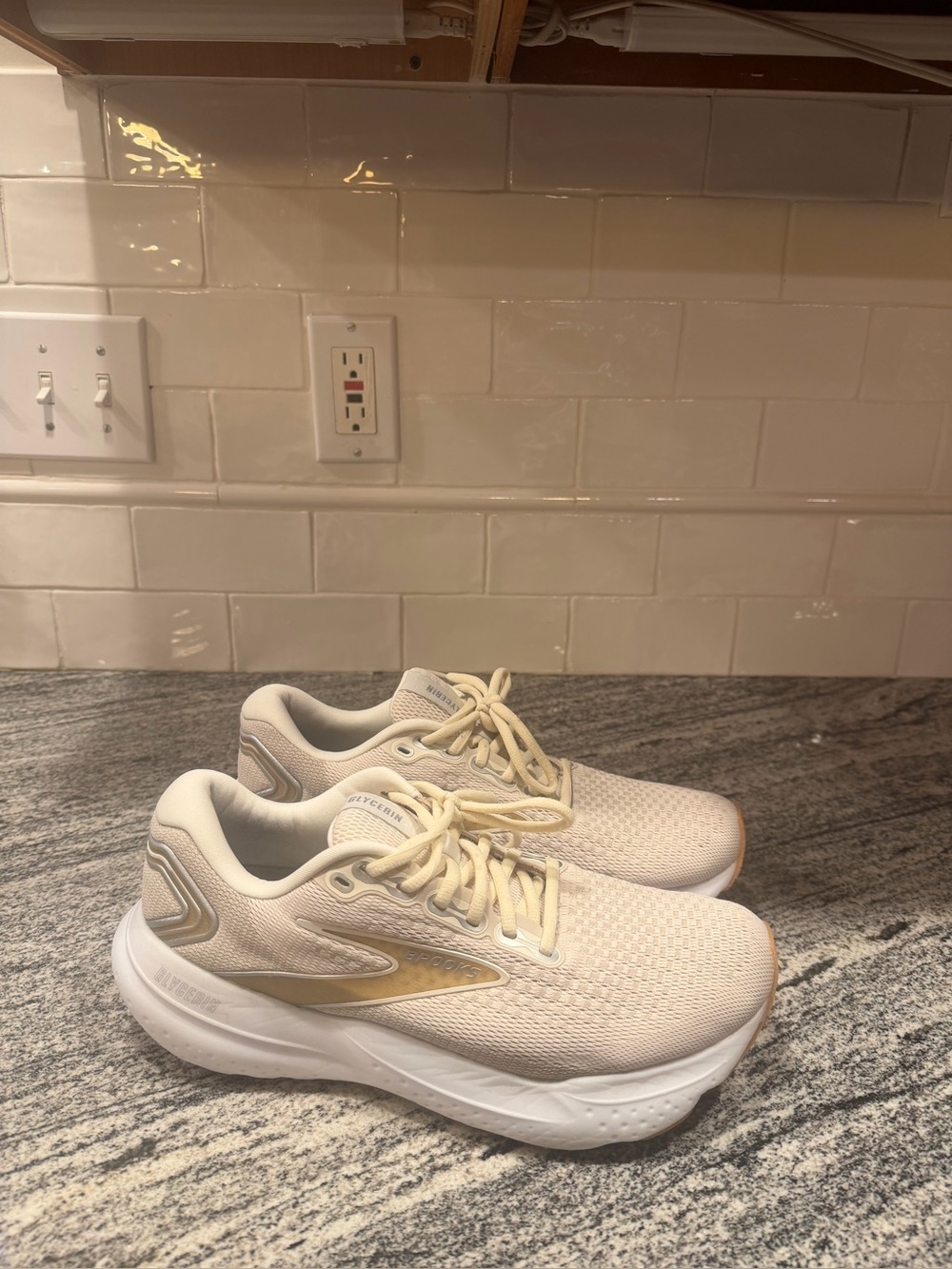 Men’s Brooks Glycerin 21 Size 9/Women’s 10.5